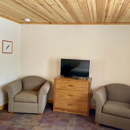 Hanging Horn Lakeside Resort Moose Lake Экстерьер фото