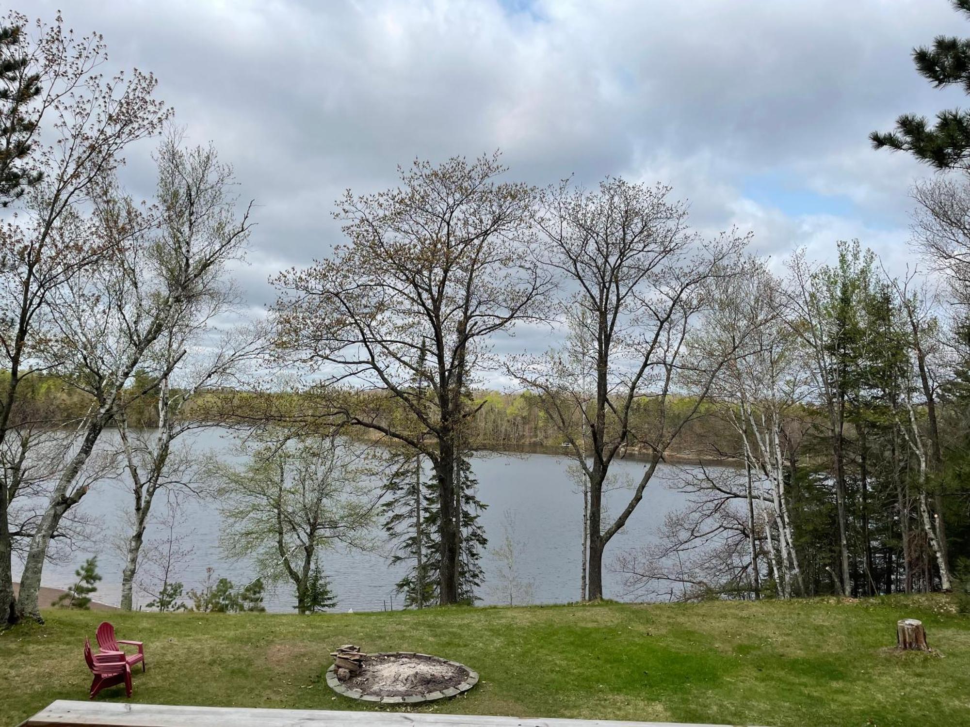 Hanging Horn Lakeside Resort Moose Lake Экстерьер фото