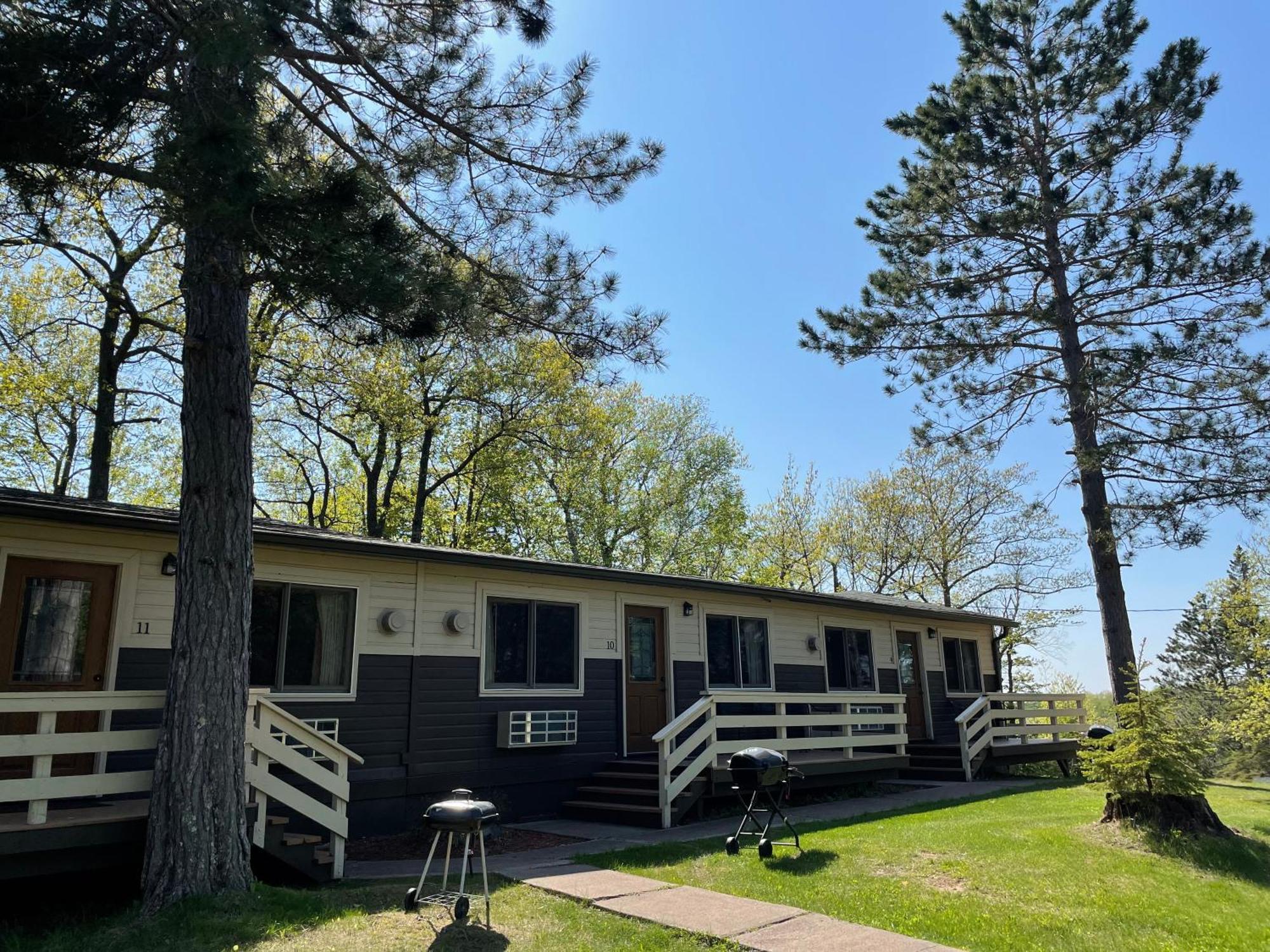 Hanging Horn Lakeside Resort Moose Lake Экстерьер фото
