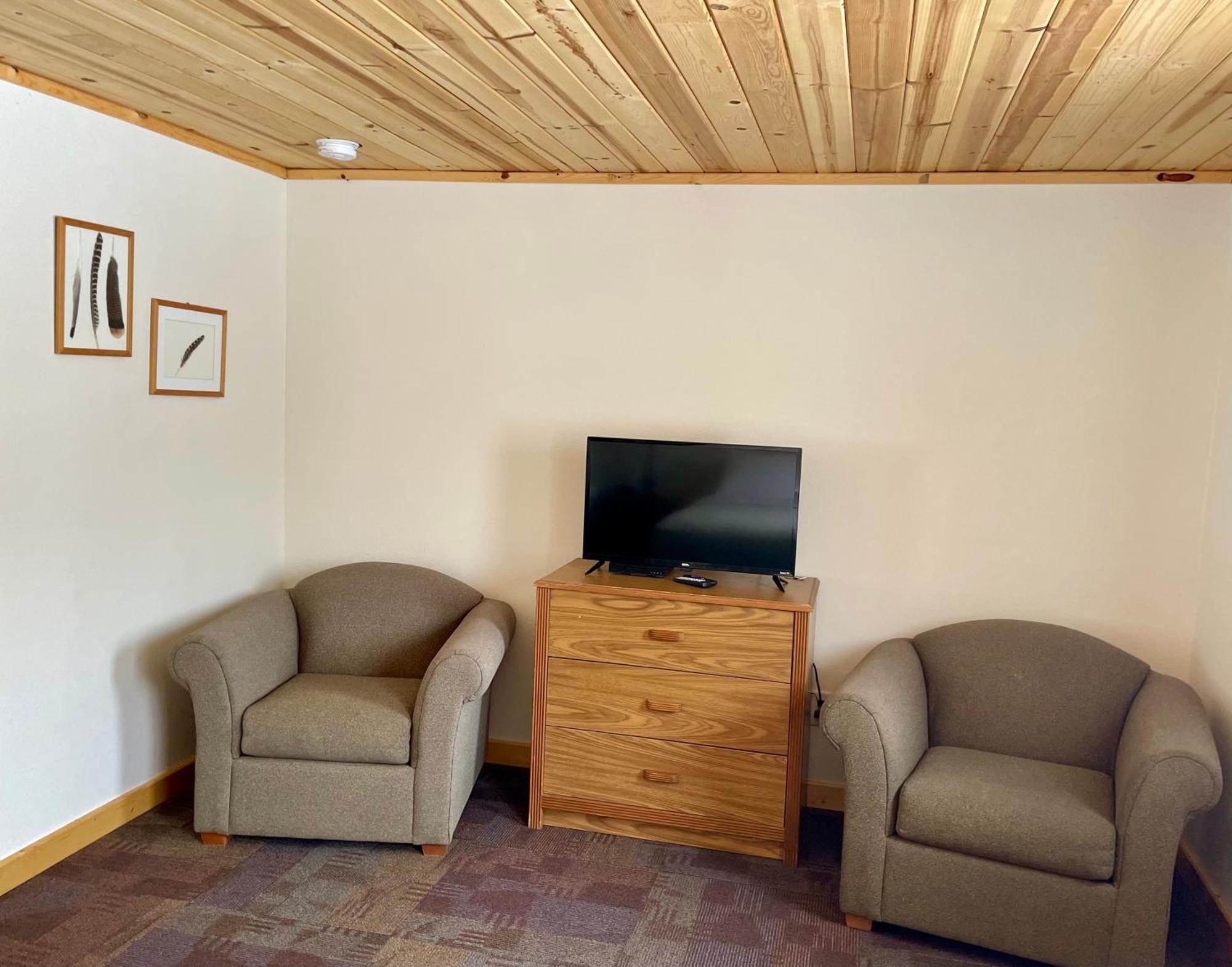 Hanging Horn Lakeside Resort Moose Lake Экстерьер фото