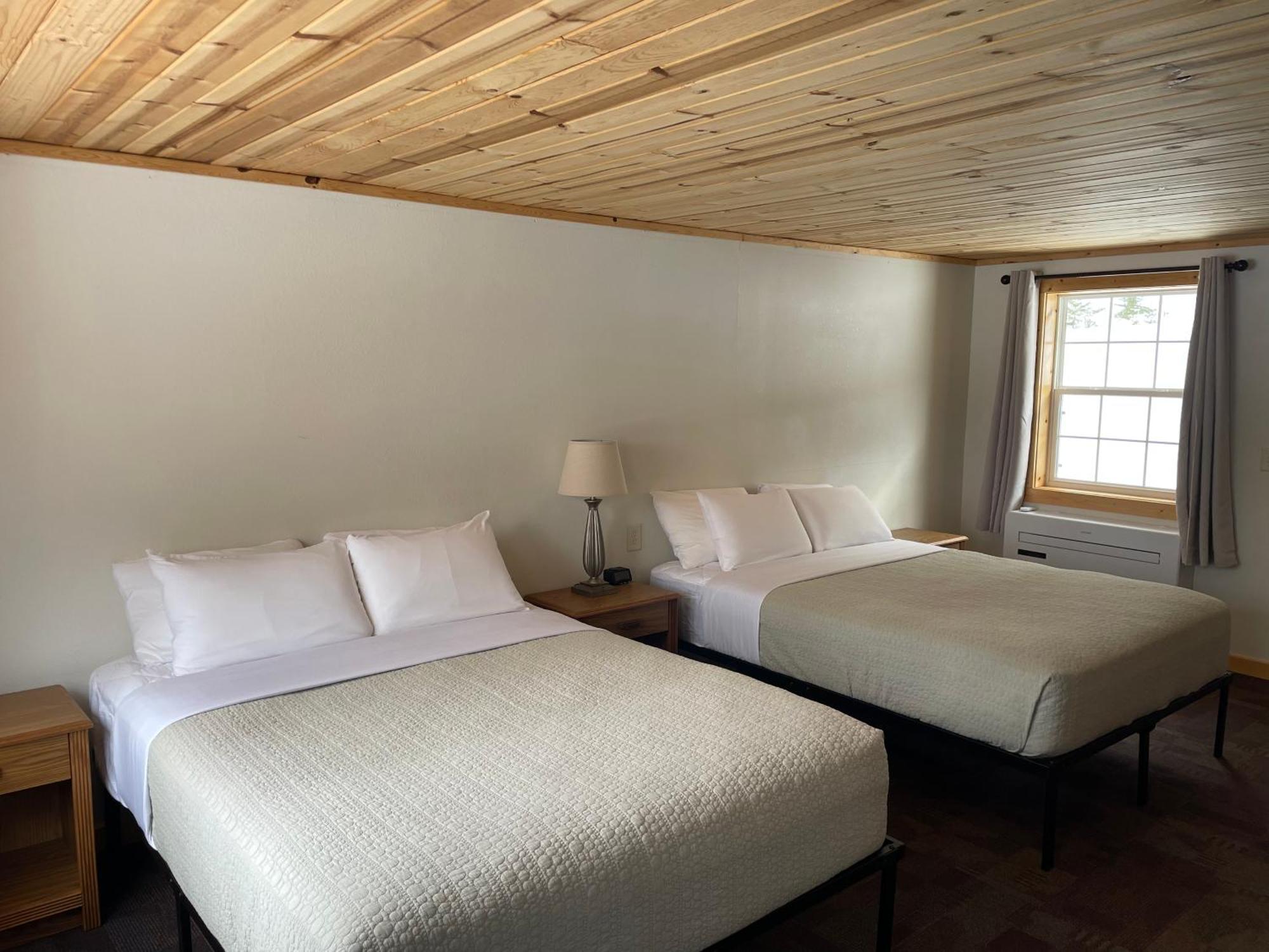 Hanging Horn Lakeside Resort Moose Lake Экстерьер фото