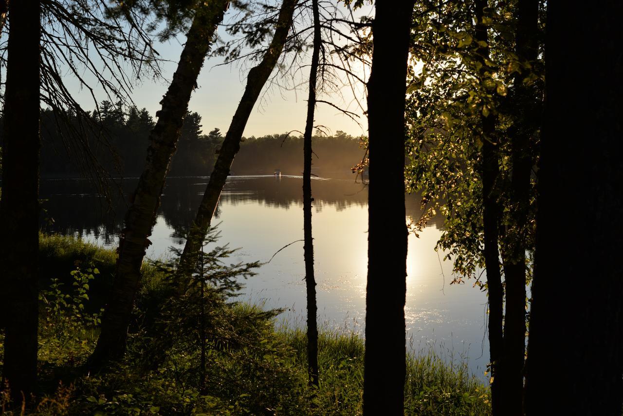 Hanging Horn Lakeside Resort Moose Lake Экстерьер фото