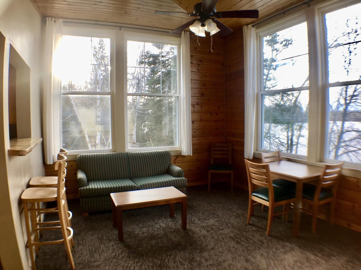 Hanging Horn Lakeside Resort Moose Lake Экстерьер фото